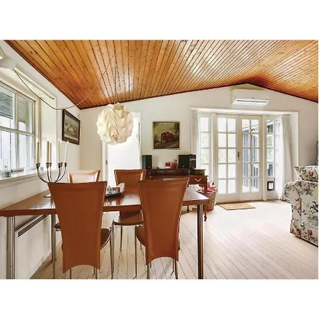 Four-bedroom Holiday In 度假居 *