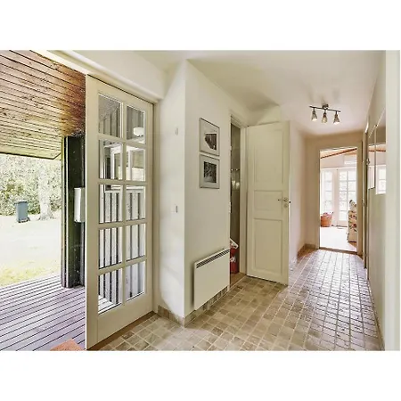 Four-bedroom Holiday In 度假居